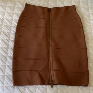 Bcbg front zip power stretch skirt